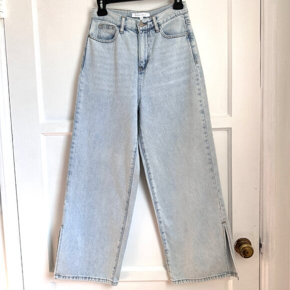 Urban Revivo Women's High Rise Light Wash Wide Leg Jeans, Size 6 - Picture 1 of 9